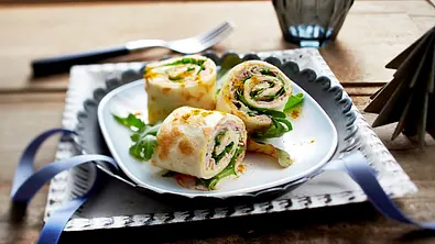 Schinkenröllchen auf Blattsalat Rezept - Foto: LECKER @ Bauer Media Group