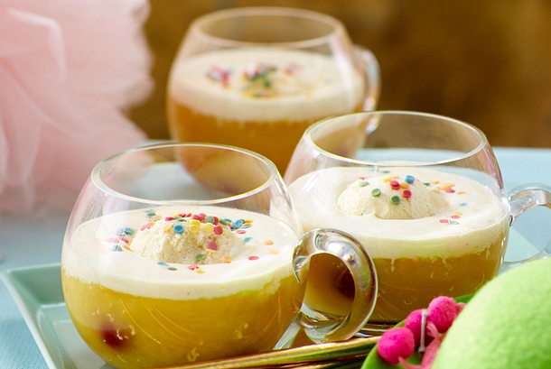 Schlamm-Bowle mit Früchten Rezept Schlamm-Bowle mit Früchten Rezept