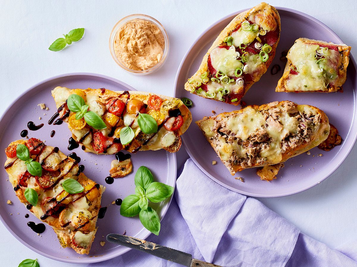 Schlemmer-Baguettes mit dreierlei rasanten Toppings Rezept