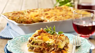 Schlemmer-Lasagne mit Rinderragout Rezept - Foto: LECKER @ Bauer Media Group Schlemmer-Lasagne mit Rinderragout Rezept - Foto: LECKER @ Bauer Media Group