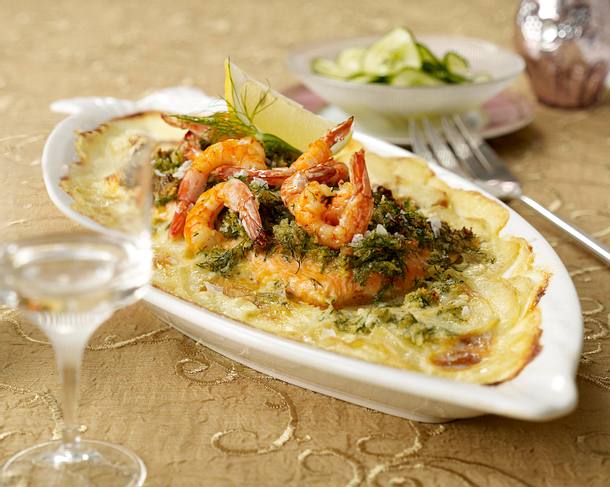 Schlemmerlachs mit Dill-Honig-Kruste auf Kartoffelbett Rezept Schlemmerlachs mit Dill-Honig-Kruste auf Kartoffelbett Rezept