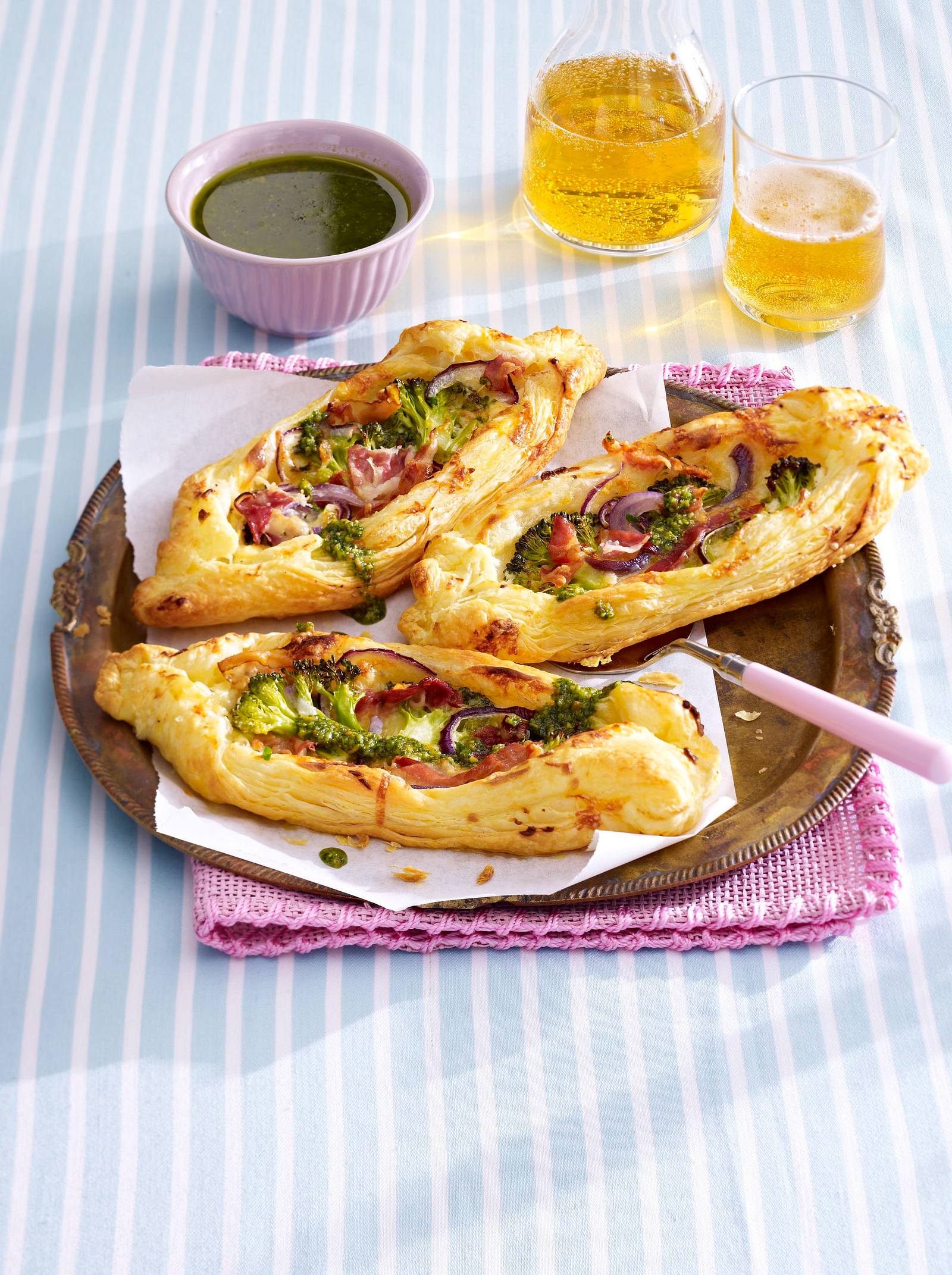 Schlemmerzungen mit Speck und Brokkoli Rezept | LECKER