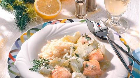 Schmand-Gurken mit Lachs Rezept - Foto: House of Food / Bauer Food Experts KG