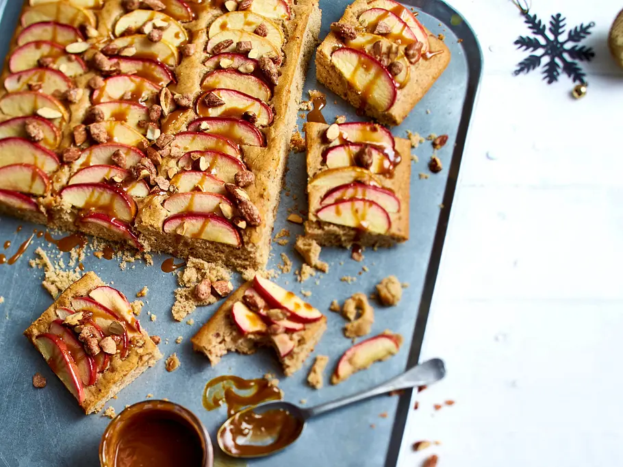 Schmecktakuläre Spekulatius-Squares mit Apfel und gebrannten Mandeln