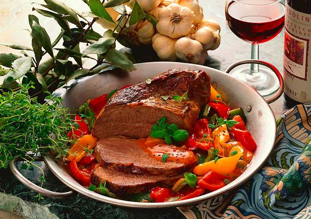 Schmorbraten mit Paprikaschoten Rezept Schmorbraten mit Paprikaschoten Rezept