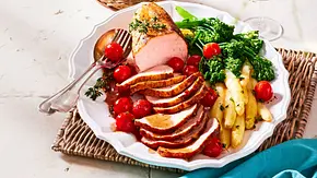 Schmorbraten mit Wein-Kräuter-Soße zu Spargelgemüse Rezept - Foto: LECKER @ Bauer Media Group