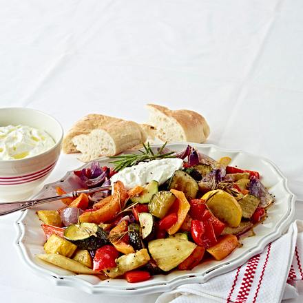 Schmorgemüse mit Fetadip Rezept Schmorgemüse mit Fetadip Rezept