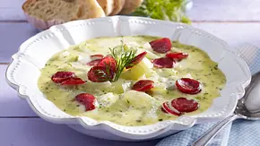 Schmorgurken-Suppe mit Cabanossi Rezept - Foto: LECKER @ Bauer Media Group Schmorgurken-Suppe mit Cabanossi Rezept - Foto: LECKER @ Bauer Media Group