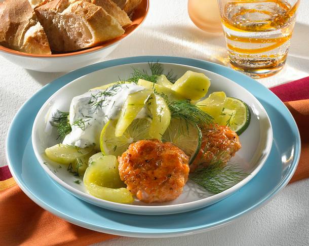 Schmorgurkengemüse mit Lachsfrikadellen Rezept
