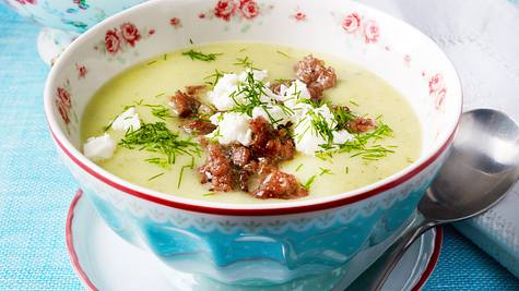 Schmorgurkensuppe mit Feta & Hack Rezept - Foto: House of Food / Bauer Food Experts KG