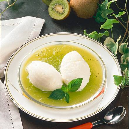 Schnee-Eier auf Kiwisoße Rezept