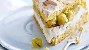 Schneemousse-Torte mit Stachelbeeren Rezept - Foto: House of Food / Bauer Food Experts KG