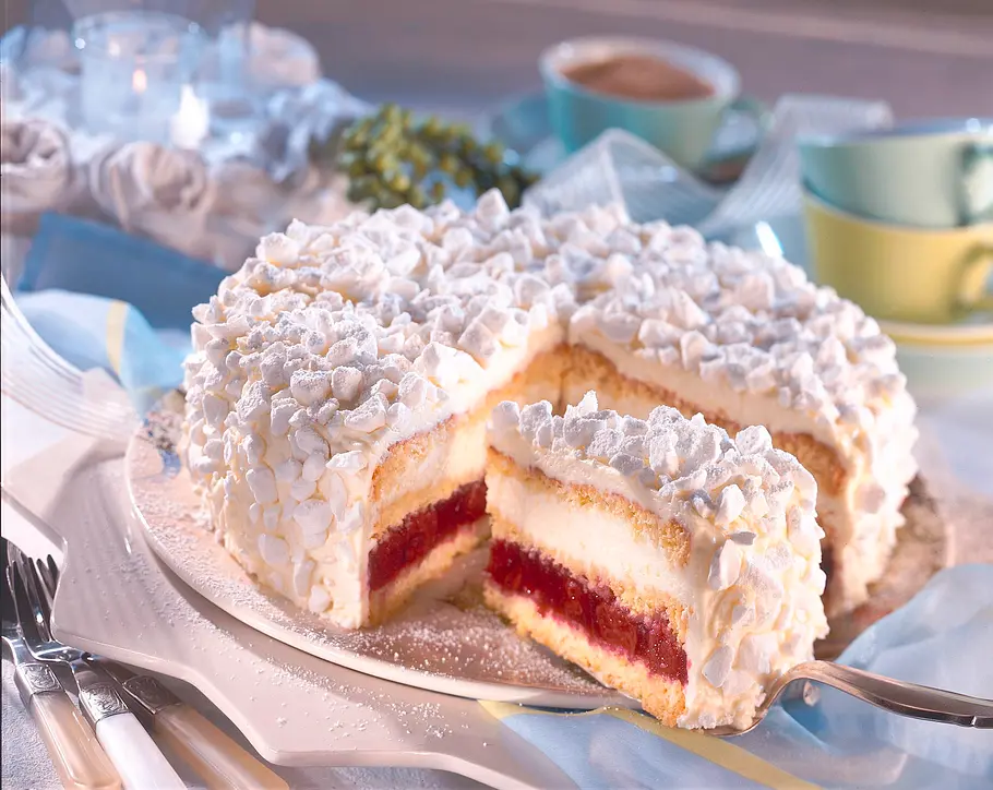 Schneetorte mit Mascarponecreme Rezept Schneetorte mit Mascarponecreme Rezept