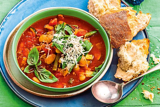 Schnell-mal-Sommer-Minestrone Rezept Schnell-mal-Sommer-Minestrone Rezept