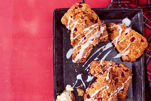 Schnelle Beeren Scones „Come Together“ Rezept Schnelle Beeren Scones „Come Together“ Rezept