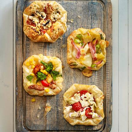 schnelle Blätterteigpizzen mit Schinken Rezept schnelle Blätterteigpizzen mit Schinken Rezept