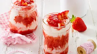 Schnelle Erdbeer-Creme Rezept - Foto: LECKER @ Bauer Media Group Schnelle Erdbeer-Creme Rezept - Foto: LECKER @ Bauer Media Group