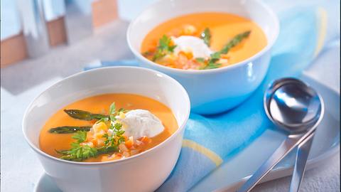 Schnelle Hummersuppe mit Gemüse Rezept - Foto: Maass