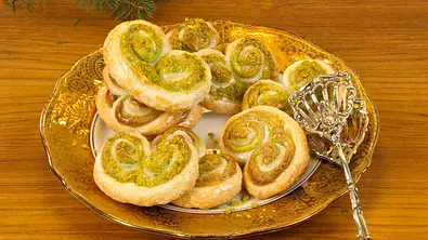 Schnelle Marzipan-Schweineohren Rezept - Foto: LECKER @ Bauer Media Group