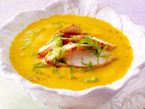 Schnelle Möhrensuppe mit Hähnchen-F8502103