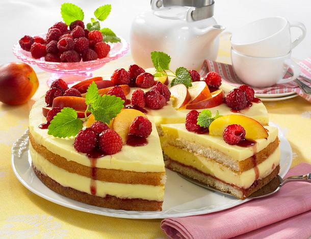 Schnelle Obst-Pudding-Torte Rezept | LECKER