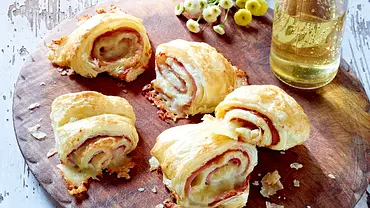Schnelle Schinken-Käse-Röllchen Rezept - Foto: LECKER @ Bauer Media Group Schnelle Schinken-Käse-Röllchen Rezept - Foto: LECKER @ Bauer Media Group