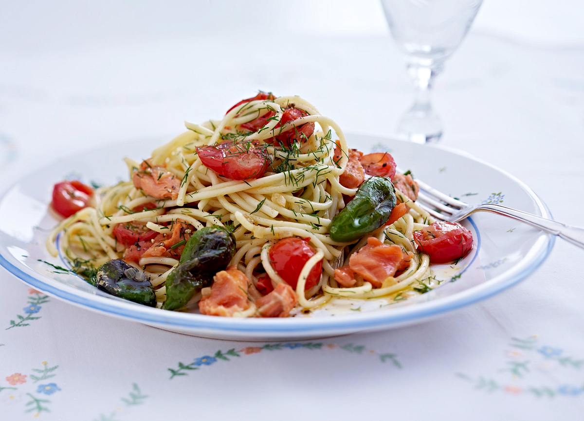 Schnelle Spaghetti mit Lachs und Pimientos Rezept