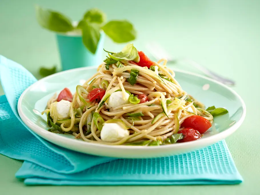 Schnelle Tomaten-Zucchini-Spaghetti Rezept Schnelle Tomaten-Zucchini-Spaghetti Rezept