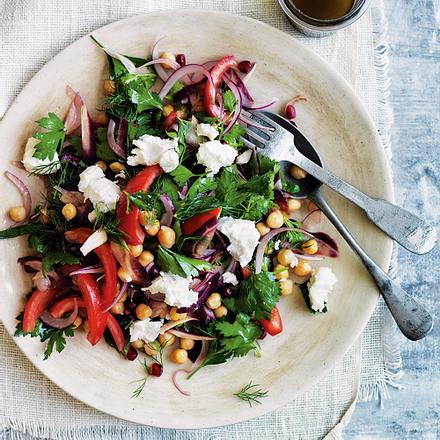 Schneller Kichererbsensalat mit Feta Rezept Schneller Kichererbsensalat mit Feta Rezept