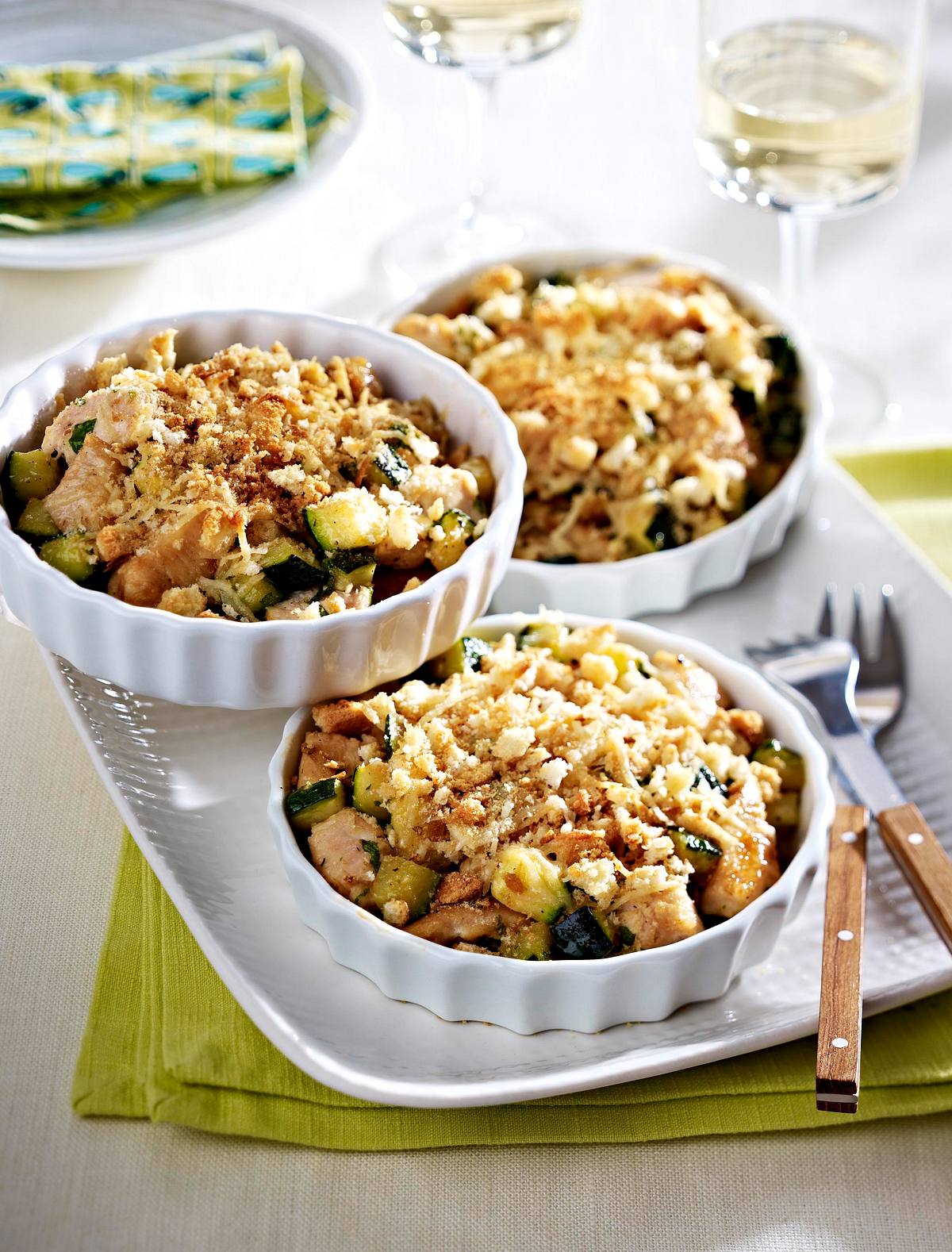 Schneller Zucchini-Crumble mit Pute Rezept