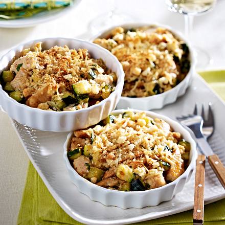 Schneller Zucchini-Crumble mit Pute Rezept
