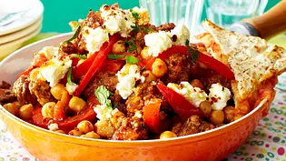 Schnelles Chili Con Carne mit Kichererbsen und Feta Rezept - Foto: LECKER @ Bauer Media Group Schnelles Chili Con Carne mit Kichererbsen und Feta Rezept - Foto: LECKER @ Bauer Media Group