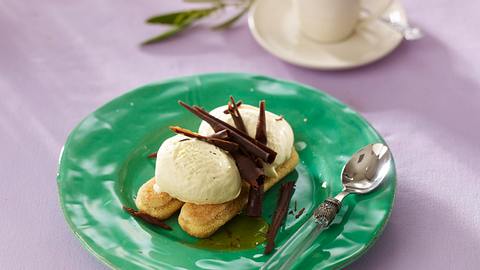 Schnelles Eis-Tiramisu (Dessert Donna Hay) Rezept - Foto: House of Food / Bauer Food Experts KG