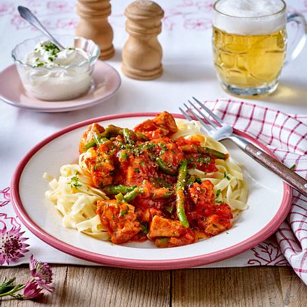 Schnelles Filet-Gulasch mit Bohnen Rezept Schnelles Filet-Gulasch mit Bohnen Rezept