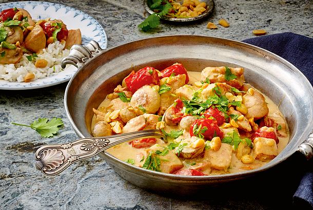 Schnelles Hähnchen-Erdnuss-Gulasch Rezept Schnelles Hähnchen-Erdnuss-Gulasch Rezept