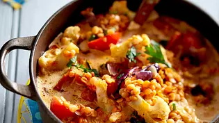 Schnelles Linsen-Kokos-Curry Rezept - Foto: LECKER @ Bauer Media Group Schnelles Linsen-Kokos-Curry Rezept - Foto: LECKER @ Bauer Media Group