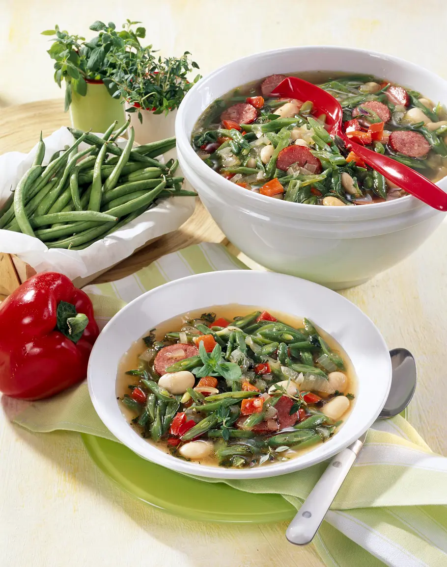 Schnibbelbohnen-Topf mit Cabanossi Rezept Schnibbelbohnen-Topf mit Cabanossi Rezept