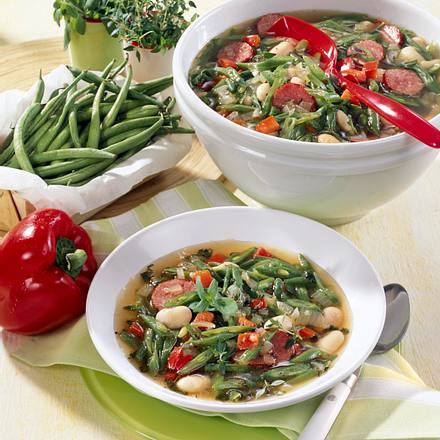 Schnibbelbohnen-Topf mit Cabanossi Rezept Schnibbelbohnen-Topf mit Cabanossi Rezept