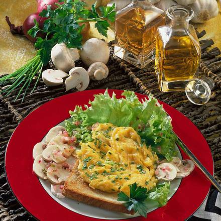 Schnittlauch-Rührei auf Toast Rezept