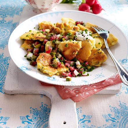 Schnittlauchschmarren mit Radieschen-Schinken-Tatar Rezept Schnittlauchschmarren mit Radieschen-Schinken-Tatar Rezept