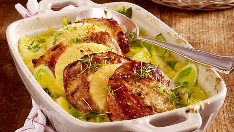 Schnitzel-Auflauf Hawaii Rezept - Foto: House of Food / Bauer Food Experts KG