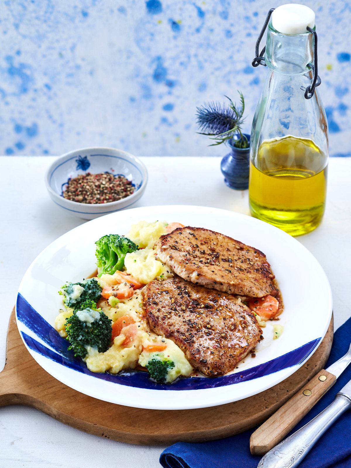 Schnitzel mit Brokkoli-Kartoffel-Möhren-Püree (Aus vier mach eins) Rezept