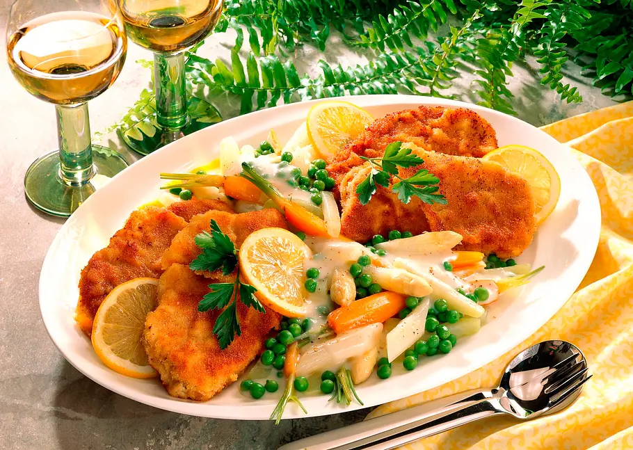 Schnitzel mit Gemüse-Allerlei Rezept Schnitzel mit Gemüse-Allerlei Rezept