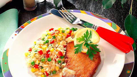 Schnitzel nach Tessiner Art Rezept - Foto: House of Food / Bauer Food Experts KG
