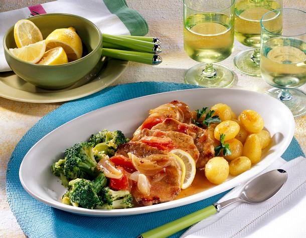 Schnitzel "natur" in Paprikasoße Rezept