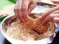 Schnitzel Panieren ohne Ei - Foto: LECKER @ Bauer Media Group