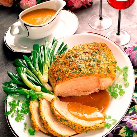 Schnitzelbraten mit Kerbelkruste Rezept Schnitzelbraten mit Kerbelkruste Rezept