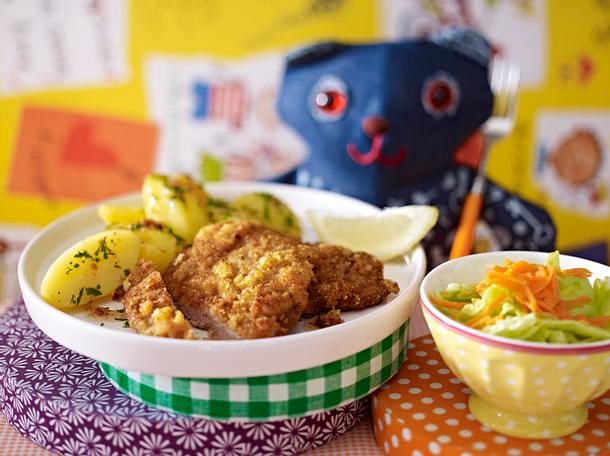 Schnitzelchen mit Erdnussflip-Bröseln Rezept Schnitzelchen mit Erdnussflip-Bröseln Rezept