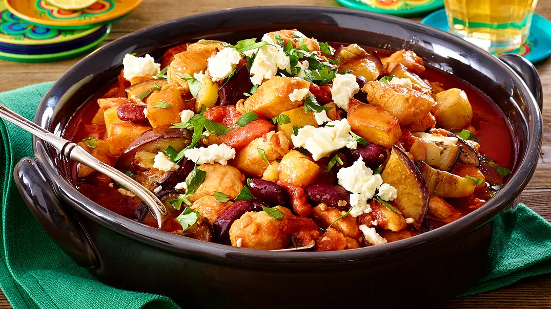 Schnitzelchili mit Feta Rezept - Foto: LECKER @ Bauer Media Group Schnitzelchili mit Feta Rezept - Foto: LECKER @ Bauer Media Group