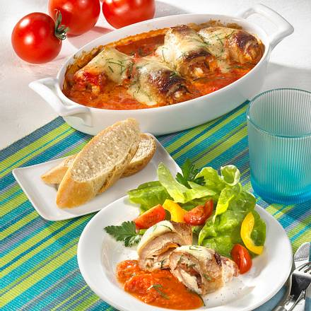 Schnitzelröllchen-Auflauf in Tomatenrahm Rezept Schnitzelröllchen-Auflauf in Tomatenrahm Rezept